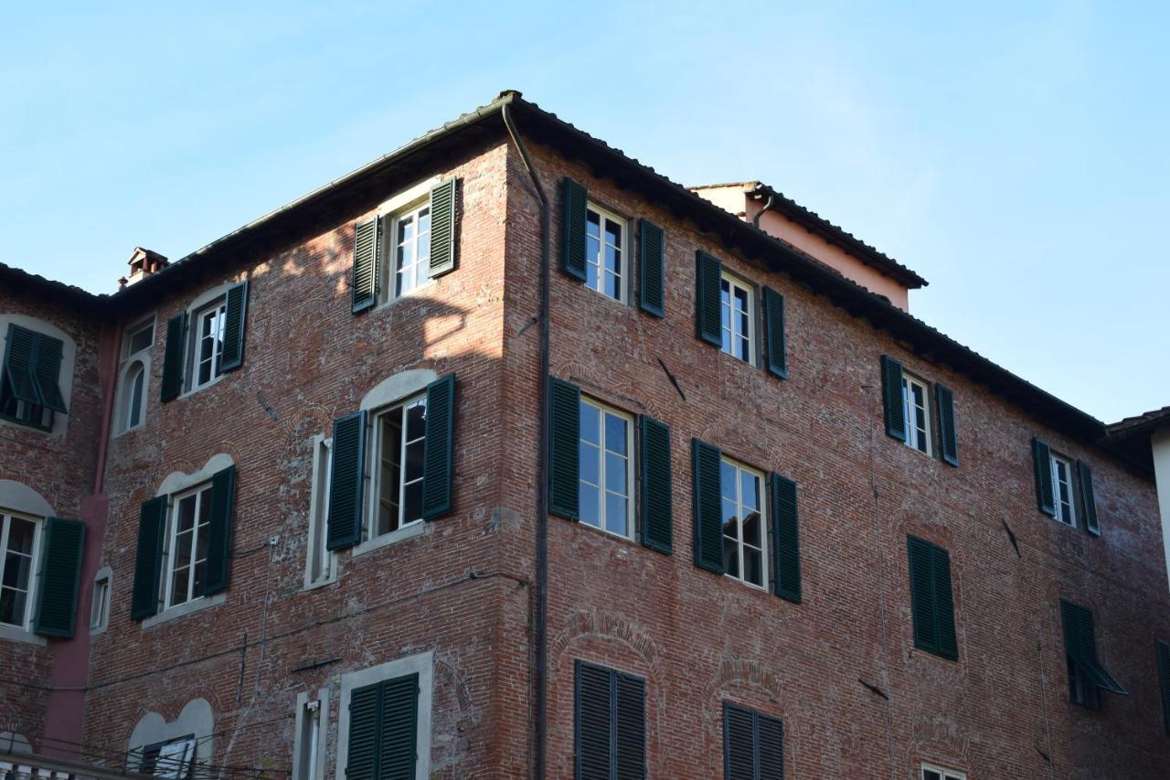 Al Carmine Apartments Towers View With Ac Lucca Exterior foto
